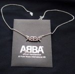 Opnieuw uitgegeven in 2010 (wereldwijd 350 stuks)        de unieke originele zilveren ABBA ketting.