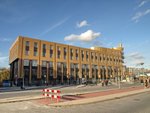 Het nieuwe stadhuis van Beverwijk gelegen naast het station van Beverwijk. Hier kom ik per 2 januari 2012 te werken. Onze afdeling komt op de 3e etage van het gebouw rechts. 4 november 2011.