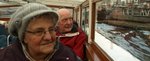 Berend en Door samen met de kinderen en kleinkinderen in een rondvaartboot in Leiden. Speciaal voor Berend zijn 80ste verjaardag 13 december 2012.