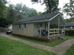 Onze bungalow op het park in Lissac sur Couse. Lekkere grote veranda en van alle gemakken voorzien. Frankrijk 30 juni 2012.