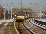 Sprinter loopt binnen in station Beverwijk 13 februarie 2017
