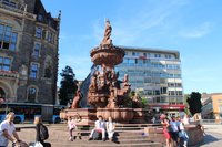 Prachtig mooie fontein op het Marktplein in Wuppertal 301 augustus 2016